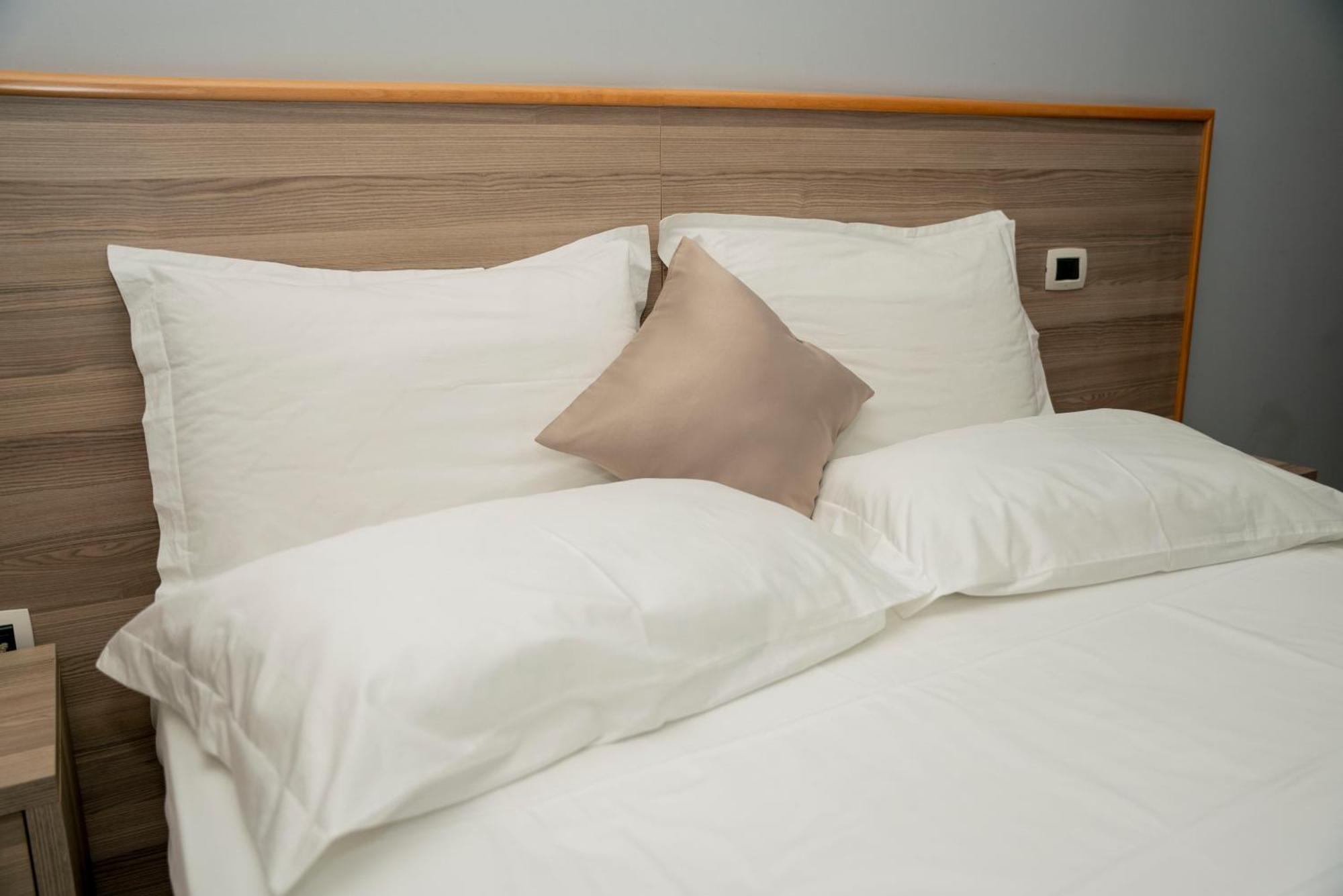 Hotel Pernoca Dıraç Dış mekan fotoğraf